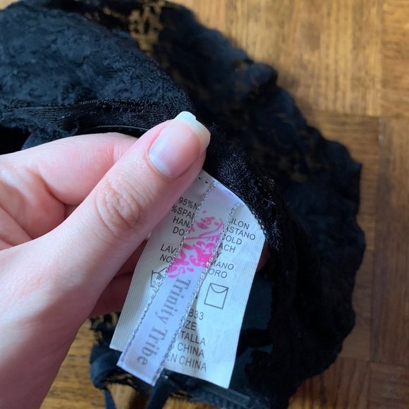 Black Lace Bralette XS - Picture 3 of 4